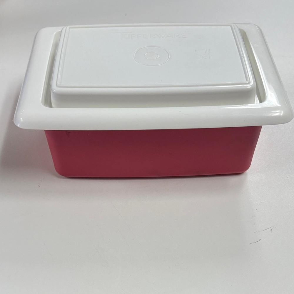 Tupperware Rose and White Food Keeper